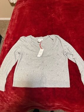 ELLE Gray Crew Neck Knit Top with Red Tag Detail
